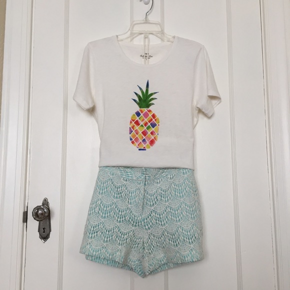 Ann Taylor LOFT lace shorts Size 8. - Picture 2 of 5